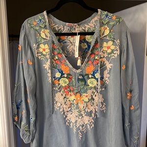 3/4 sleeve, dusty blue springtime separate.